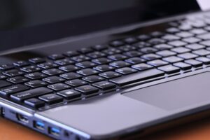 Windows Defenderとは？市販のウイルス対策ソフトとの関係性について