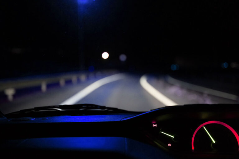 自動運転とは？自動運転のレベルの違いやもたらすメリットを解説